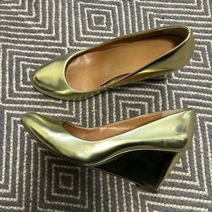J Crew wedge pumps in metallic gold size 8.5